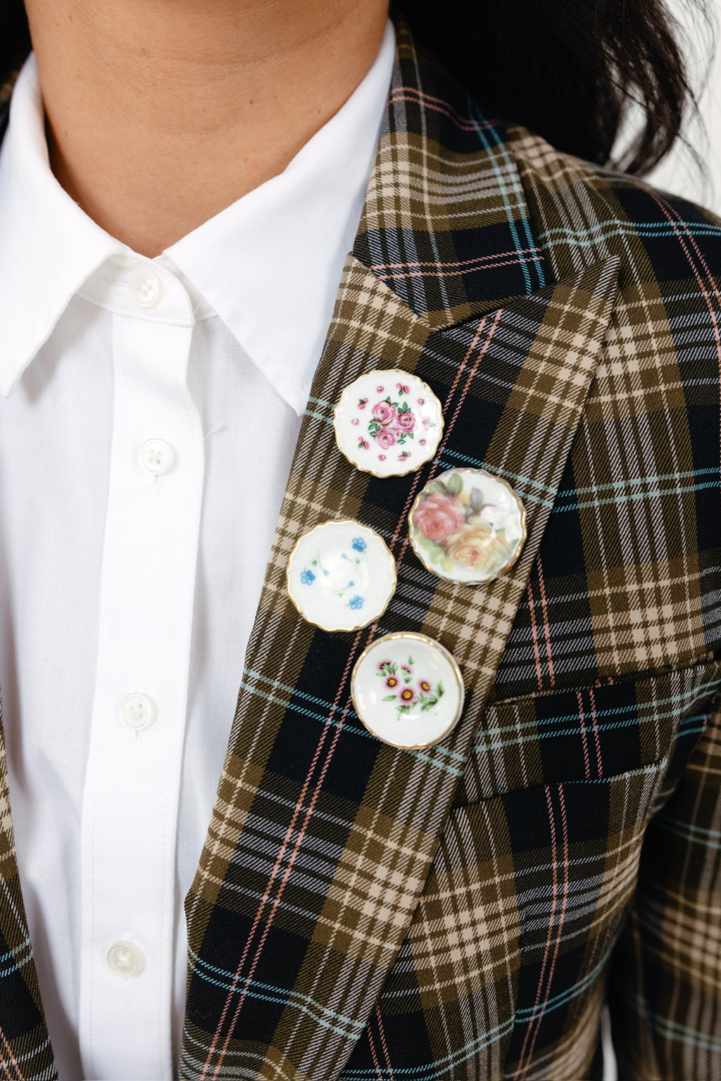 The China Plate Brooch (4 Pack)